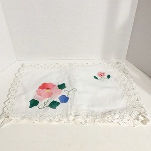 Vintage Unbranded Set of Six Floral Appliqué Embroider Linen Luncheon Placemats